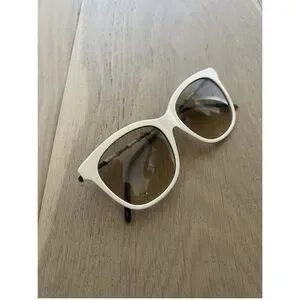 Gucci | Accessories | Gucci White Bamboo Sunglasses Never  display picture 3